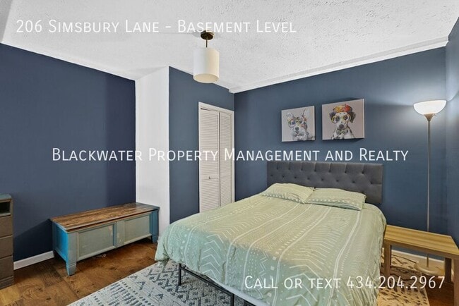 Building Photo - 206 Simsbury Ln