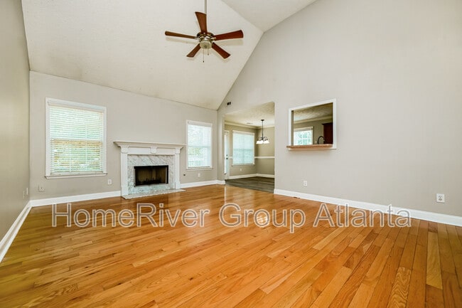 Building Photo - 220 Creekside Cir