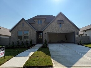 Building Photo - 5207 Maple Wood Dr