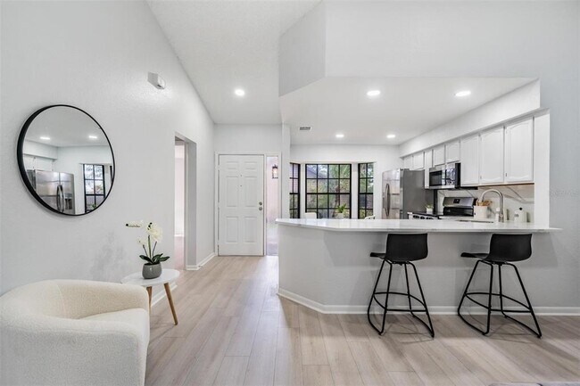 Foto del edificio - 2582 Bentley Dr