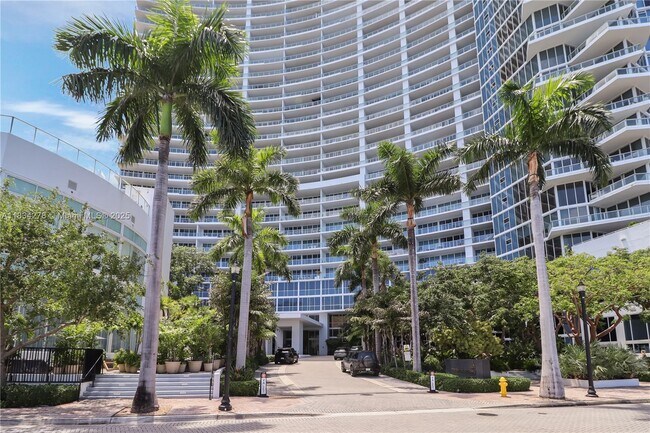 Foto del edificio - 2020 N Bayshore Dr
