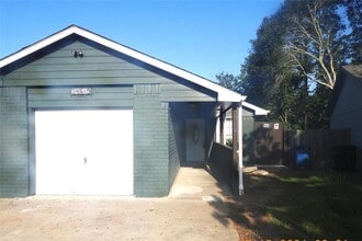 Building Photo - 34819 Lake Point