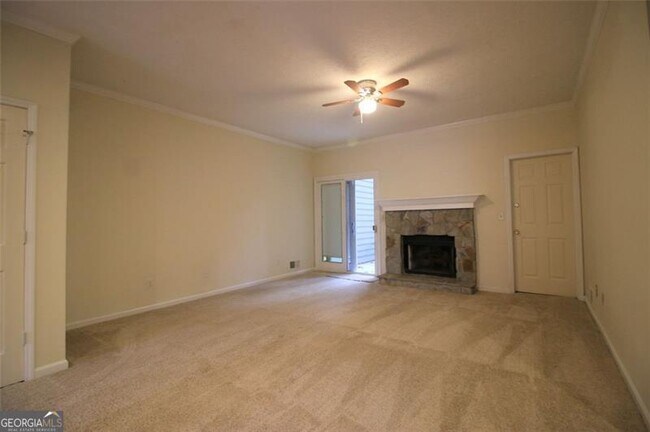 Building Photo - 4028 Elm St