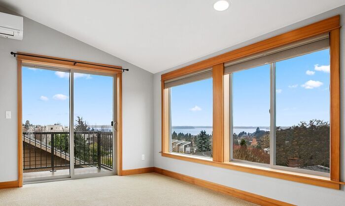 Foto principal - Gorgeous West Seattle Junction Townhome