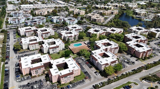 Foto del edificio - 2861 Somerset Dr