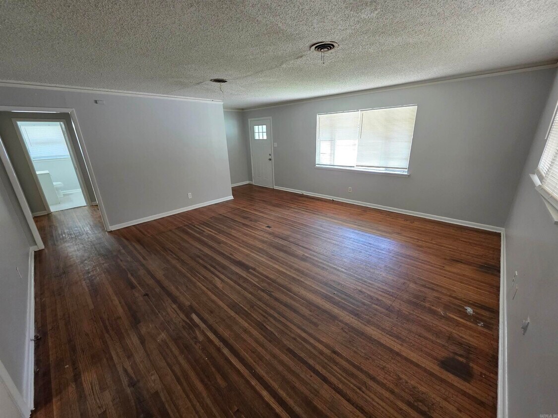 Primary Photo - 3805 Mellene Dr