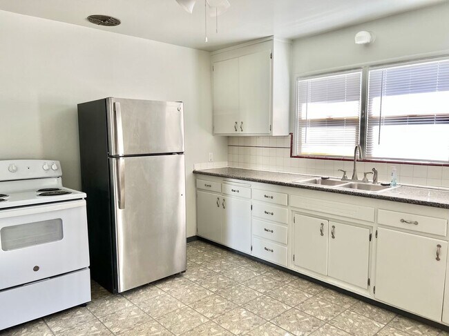 Foto del edificio - 3594 Somerset Ave
