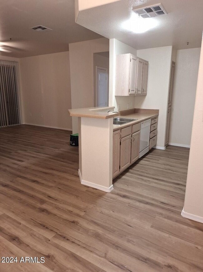 Building Photo - 11375 E Sahuaro Dr