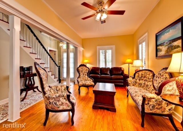 Building Photo - 3 br, 2.5 bath House - Casa de Rosalie
