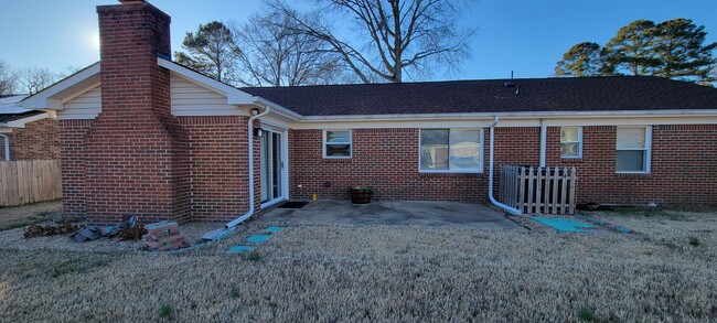 Building Photo - 952 Aspen Dr