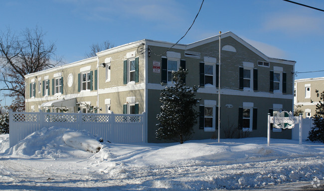 Bloomfield Gardens Apartments - Kensington Lane Apartments