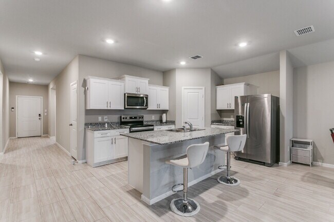 Foto del edificio - Stylish 4-Bedroom Home in Justin