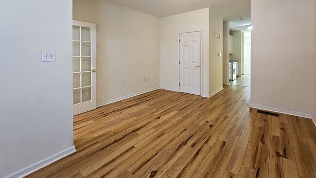 Foto del edificio - 1718 Monument St