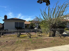 Building Photo - 2nd St., 829-831