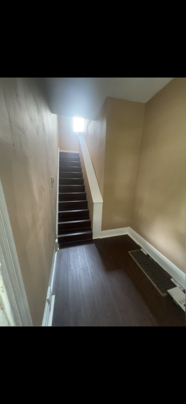 Entryway - 10 Parkway Ave