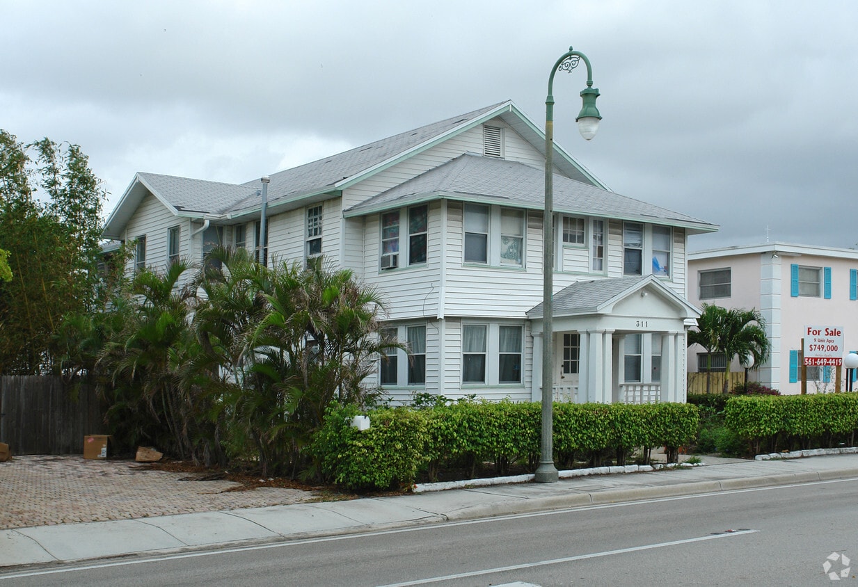 The 311 Apartments / GW House Apartments in Lake Worth, FL