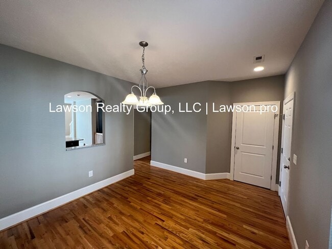 Foto del edificio - Luxurious Colonial Green Townhome