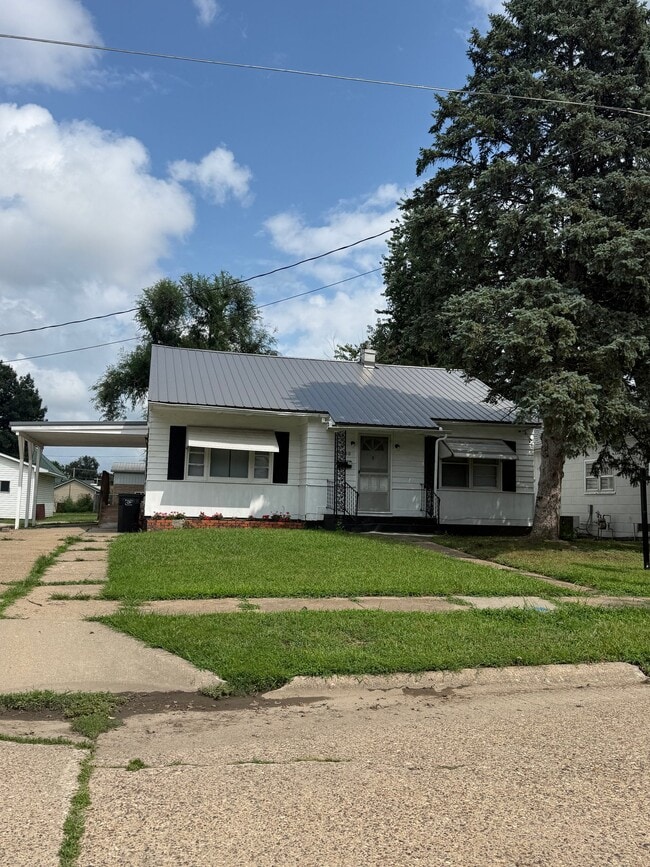 Building Photo - 430 S Webster St