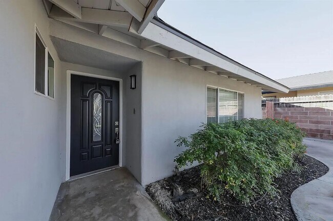 Foto del edificio - 3212 Covina St