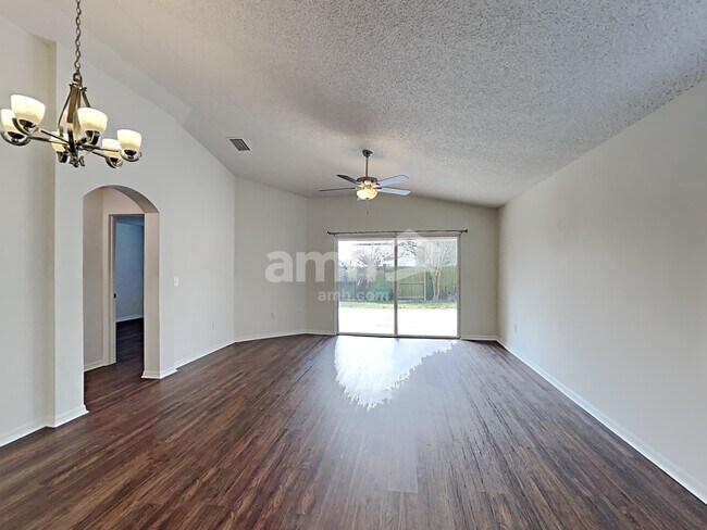 Foto del edificio - 4417 Country Hills Blvd