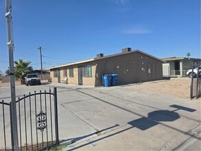 Building Photo - 1809 Putnam Ave