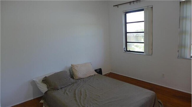 Foto del edificio - 634 NE 16th Ave