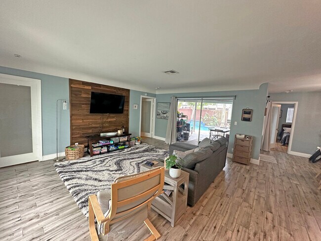 Foto del edificio - 2150 NE 52nd St