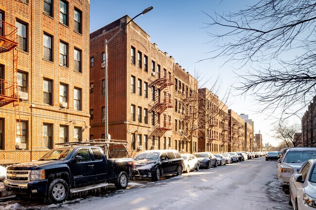 Building Photo - 3525-35-35 95th St