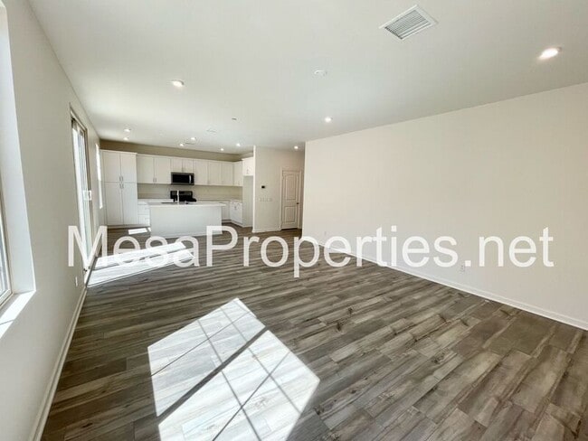Foto del edificio - 985 Jasmine Way