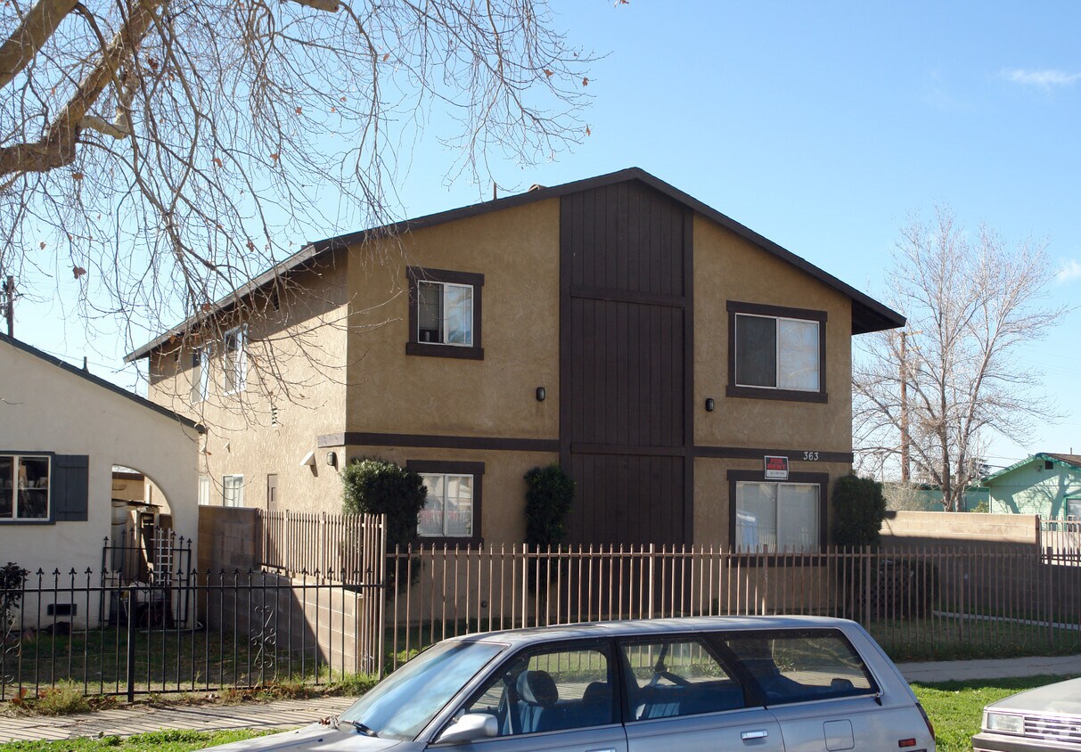 Foto principal - 363 W 23rd St