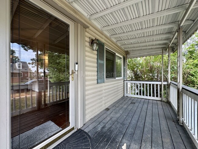 Building Photo - 574 Ardmore Dr