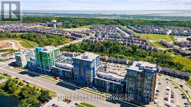 Photo du bâtiment - 460-460 Dundas St E