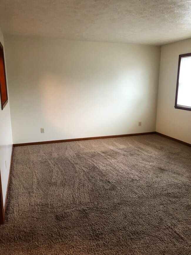 Foto del edificio - 1225 E Third St
