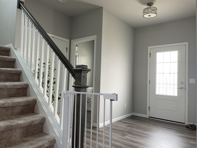Building Photo - 708 Gingergrass Way