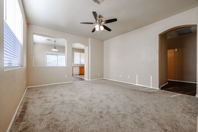 Building Photo - Great Litchfield Park Neignborhood!