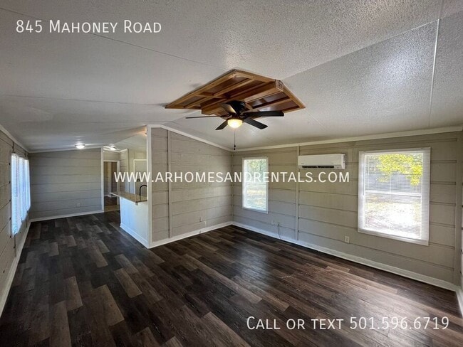 Building Photo - 845 Mahoney Rd