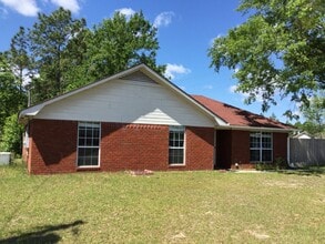 Building Photo - 2528 Cove St