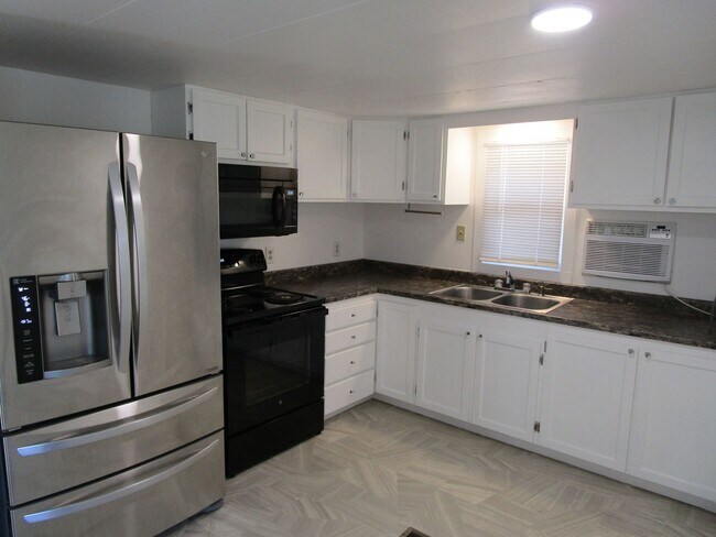 Foto del edificio - Manufactured Home and ADU on Lower End of Juniper Canyon - Available Now!