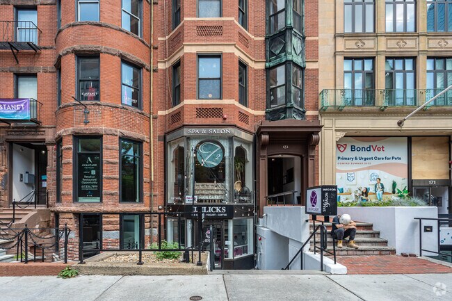 Building Photo - 173 Newbury St