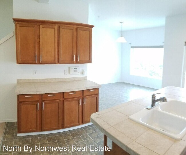 Building Photo - 3 br, 2.5 bath House - 5317 Military Road ...