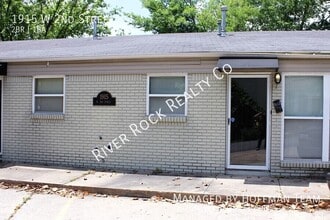 Building Photo - 1915 W 2nd St