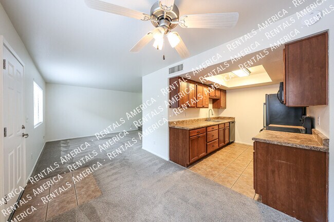 Foto del edificio - 8548 E Belleview St