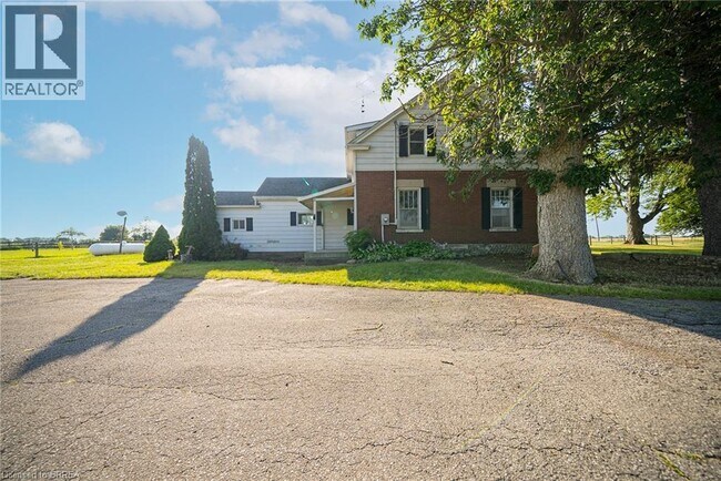 Building Photo - 413 Ellis Ave