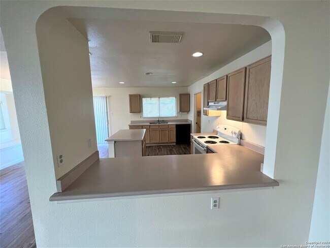 Foto del edificio - 8214 Chestnut Manor Dr