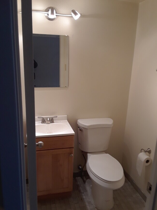 Powder Room - 824 N 26th St