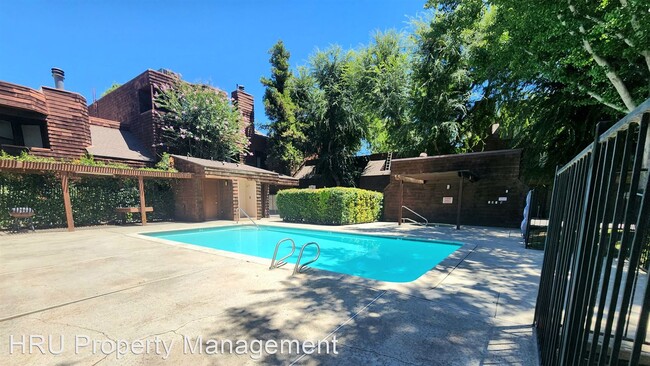 Building Photo - 1 br, 2 bath House - 700 New Stine Rd #9