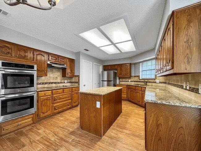 Foto del edificio - 700 Dartbrook Dr