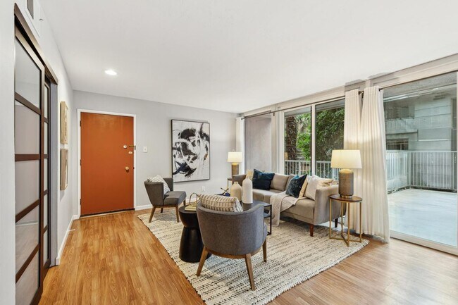Foto del edificio - 1425 Lakeside Dr