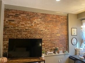 Building Photo - 158 Cottage St