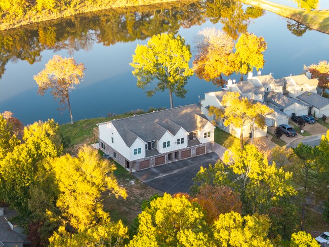 Building Photo - 165 Pebble Beach Pl